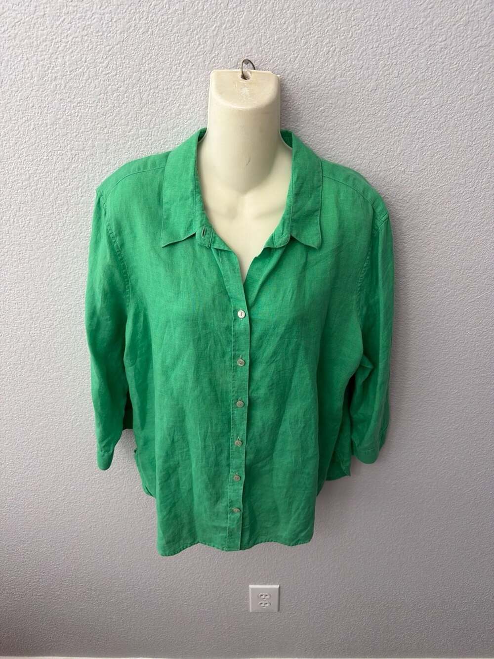 Chico's No Iron Green Button Down Shirt Size 3